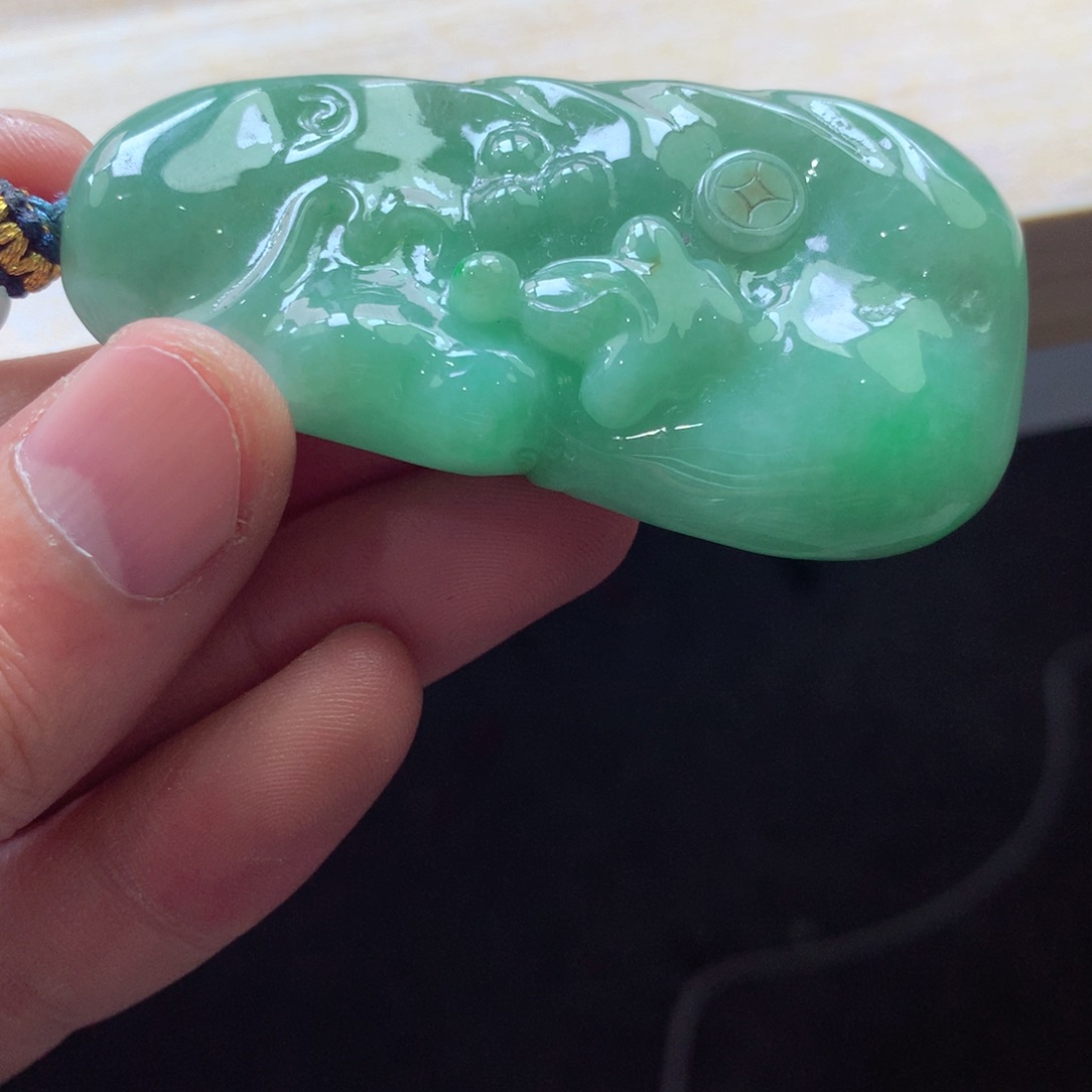 翡翠颈饰未镶嵌吊坠