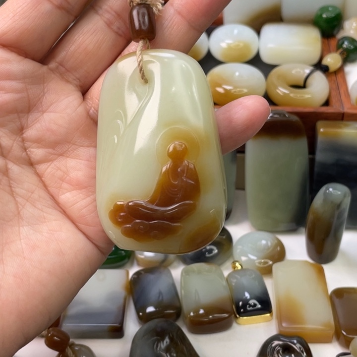 和田玉未镶嵌颈饰