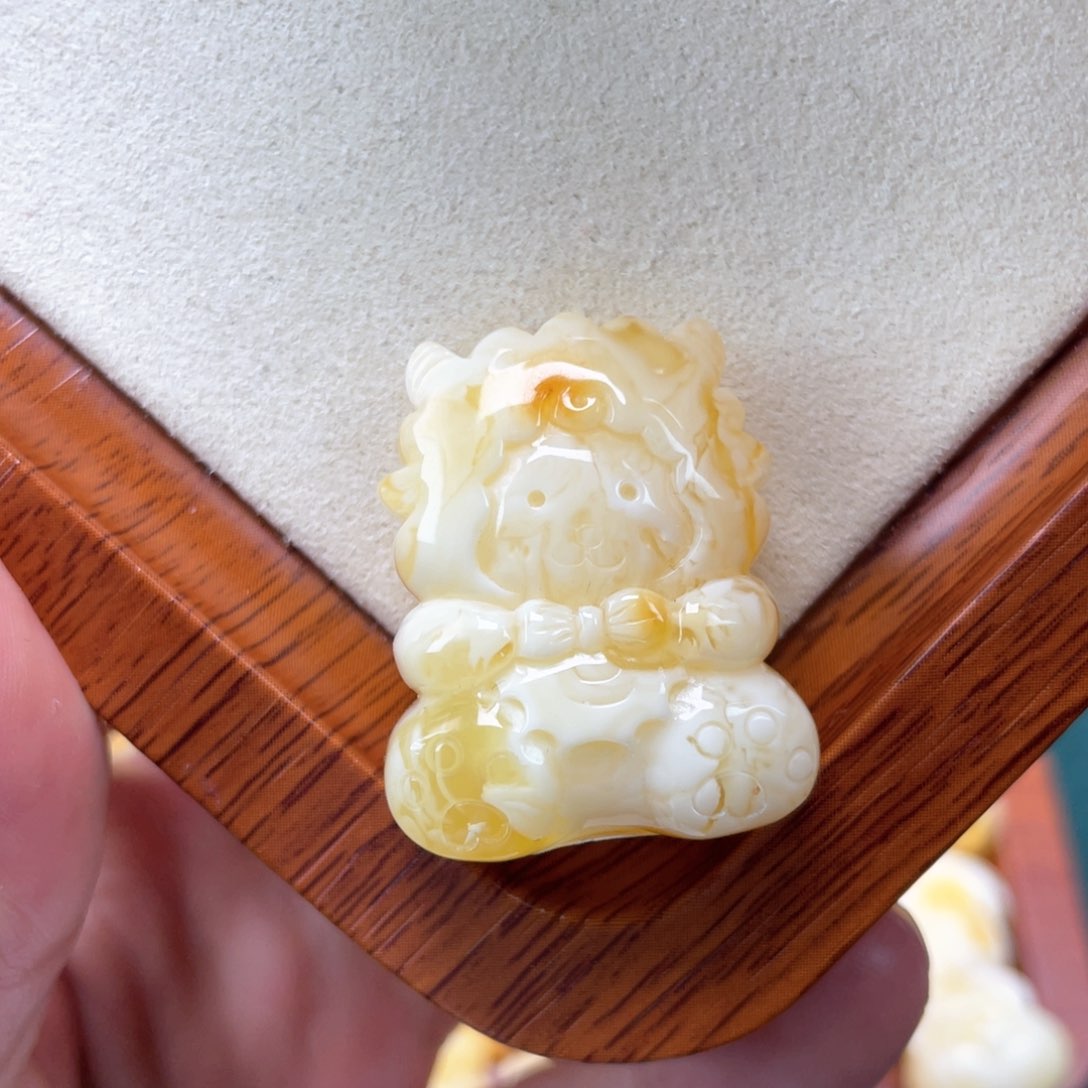 琥珀裸石未镶嵌蜜蜡