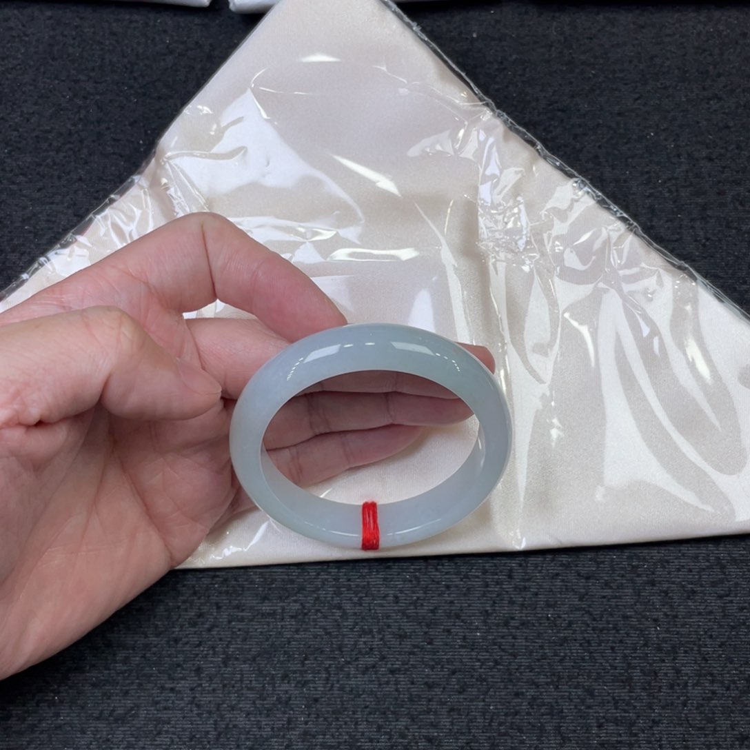 翡翠手镯未镶嵌51.7正圈