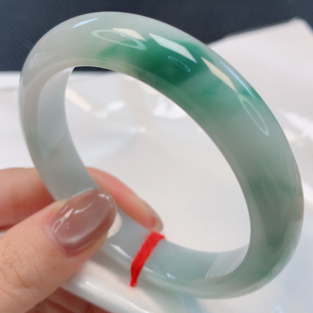 【闪购商品】翡翠手镯未镶嵌54圈