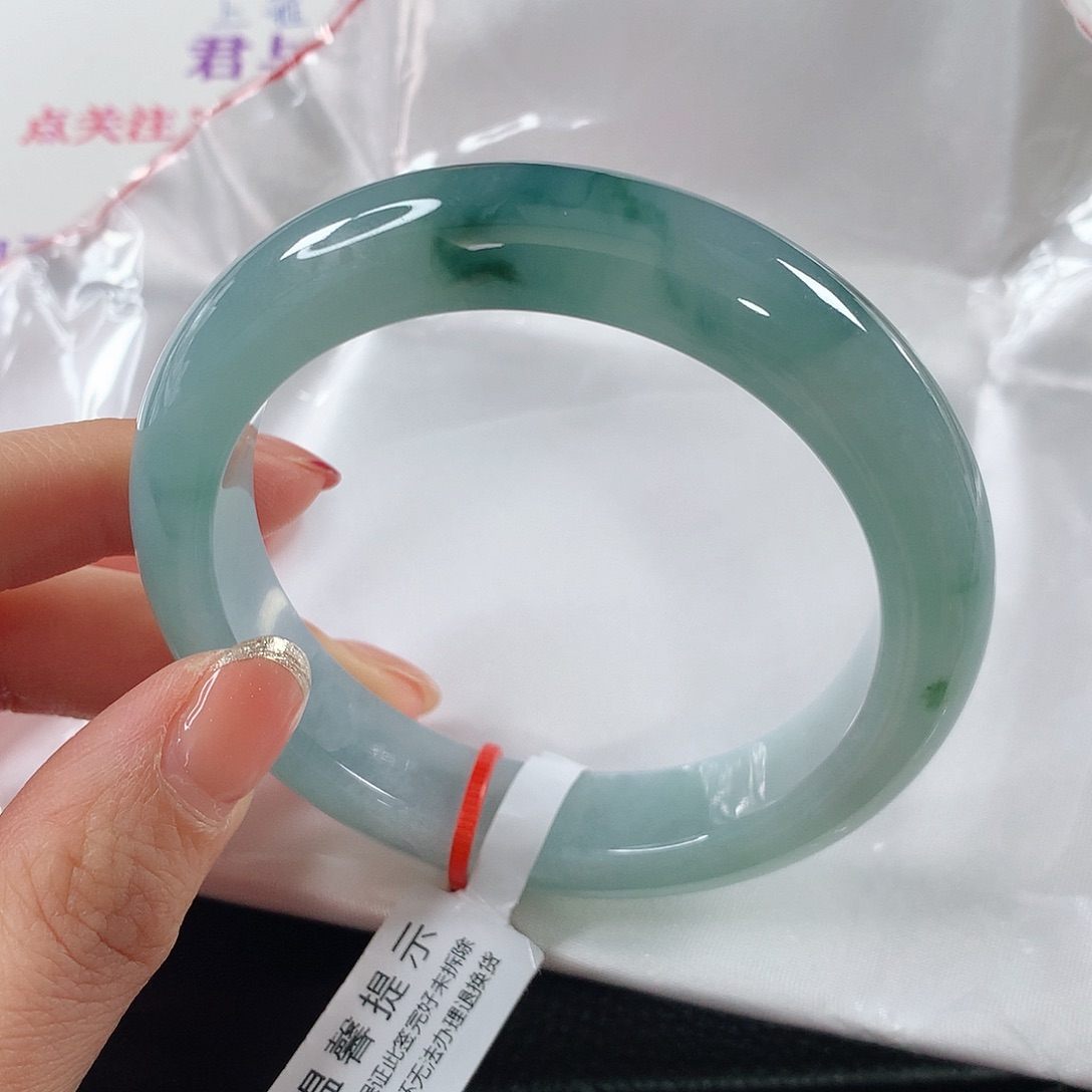 翡翠手镯未镶嵌 正圈①⑨③