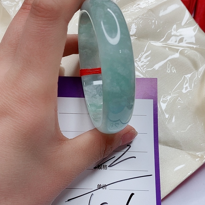翡翠手镯（圆镯）未镶嵌翡翠