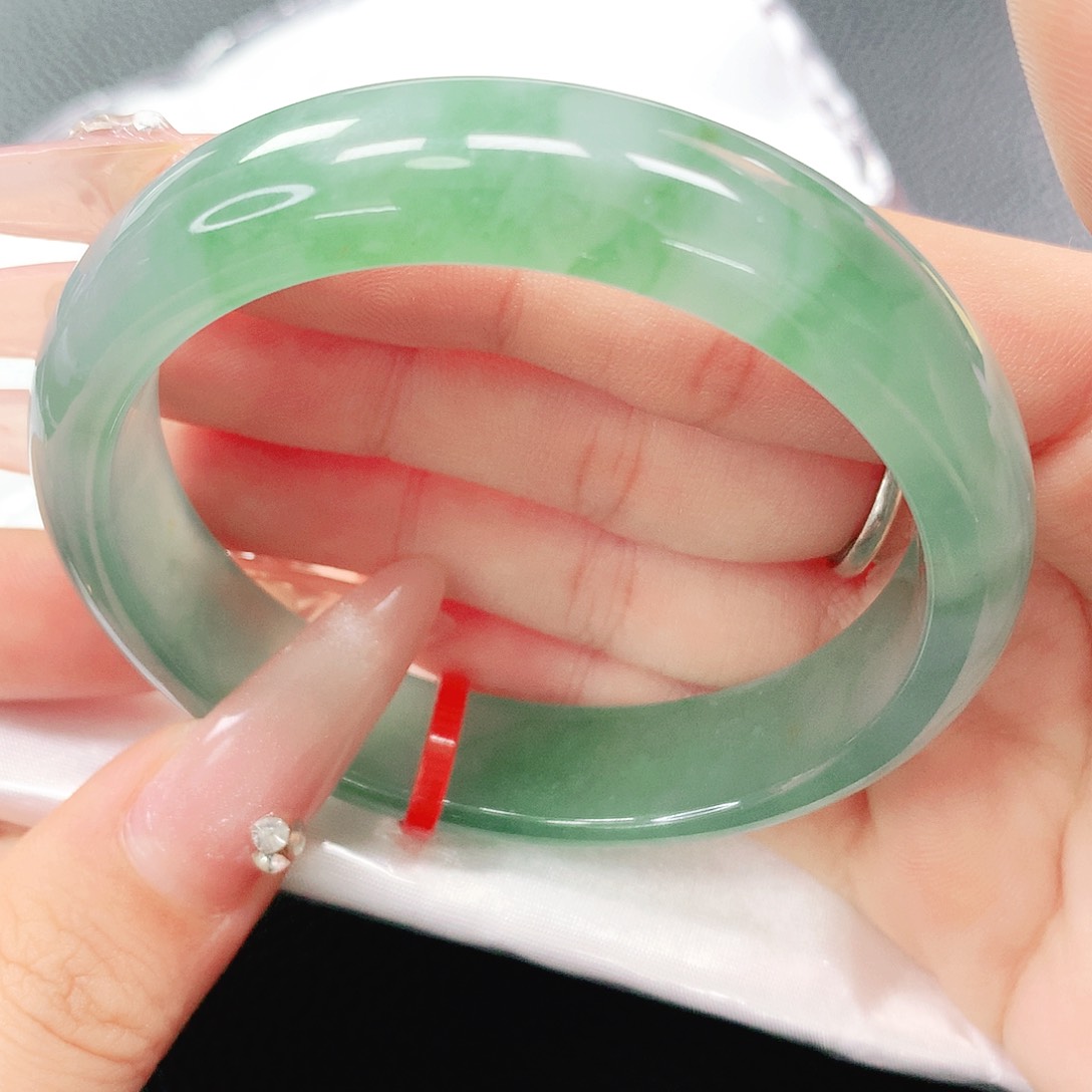 翡翠未镶嵌手镯56圈