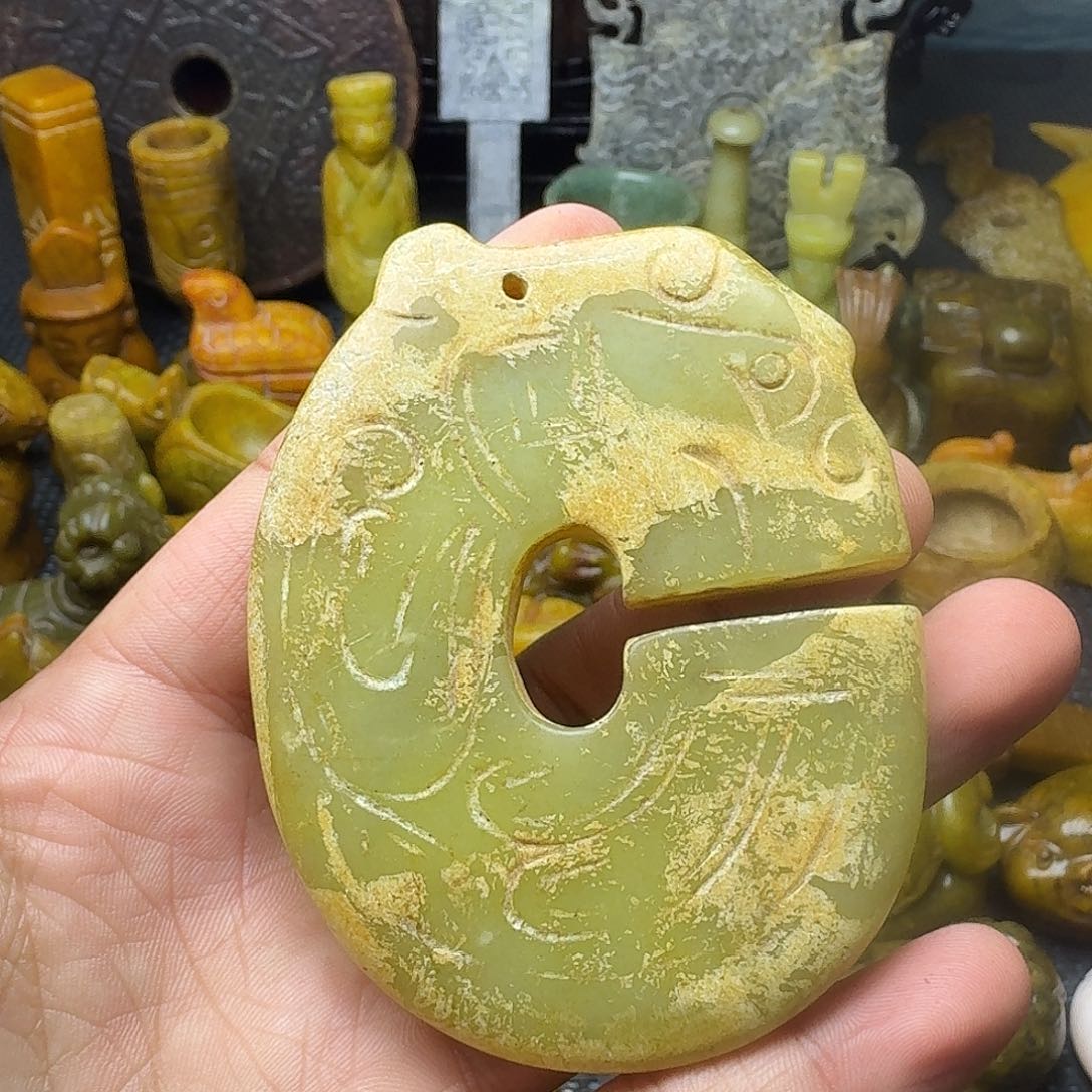 白玉菩提吊坠。。。