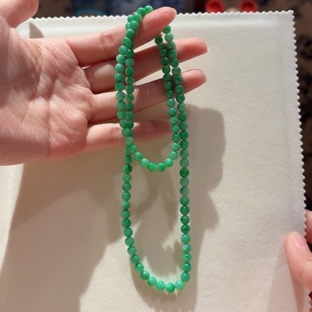 翡翠颈饰未镶嵌颈饰