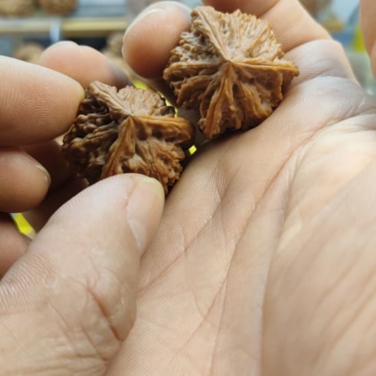 木质盘山三棱核桃，