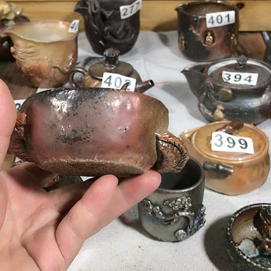 瓷片云**波微瑕的杯子的