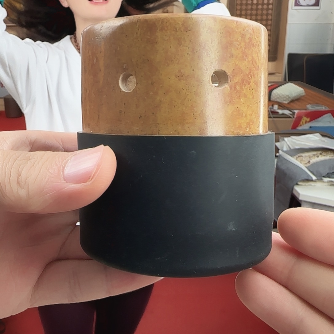 泗水砭石直播间炸福利原石芯一体成型艾灸杯（硅胶防滑）