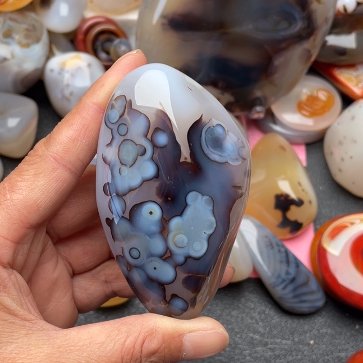 负***斤玛瑙/玉髓未镶嵌马达加斯加海洋玉髓玛瑙