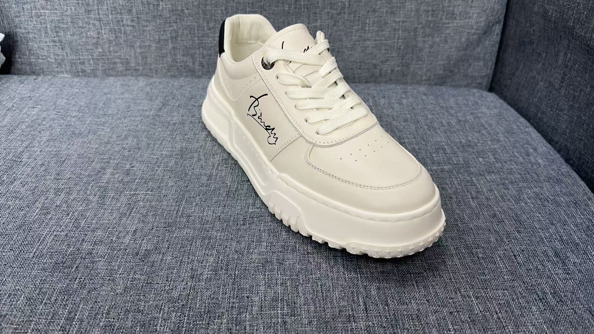 尊龙529 舒适 时尚百搭黑厚底休闲运动鞋夏季透气潮鞋