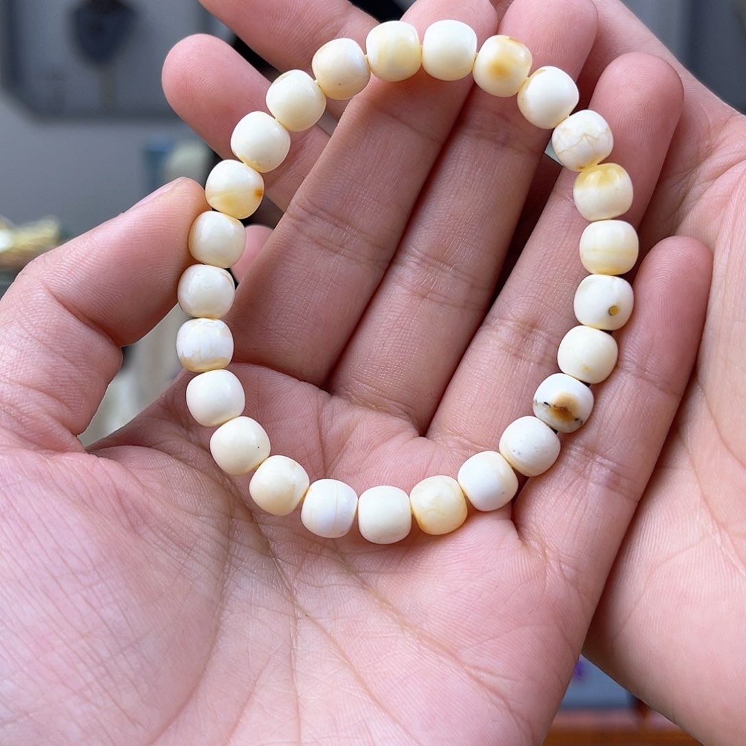 琥珀裸石未镶嵌7.9mm尺寸