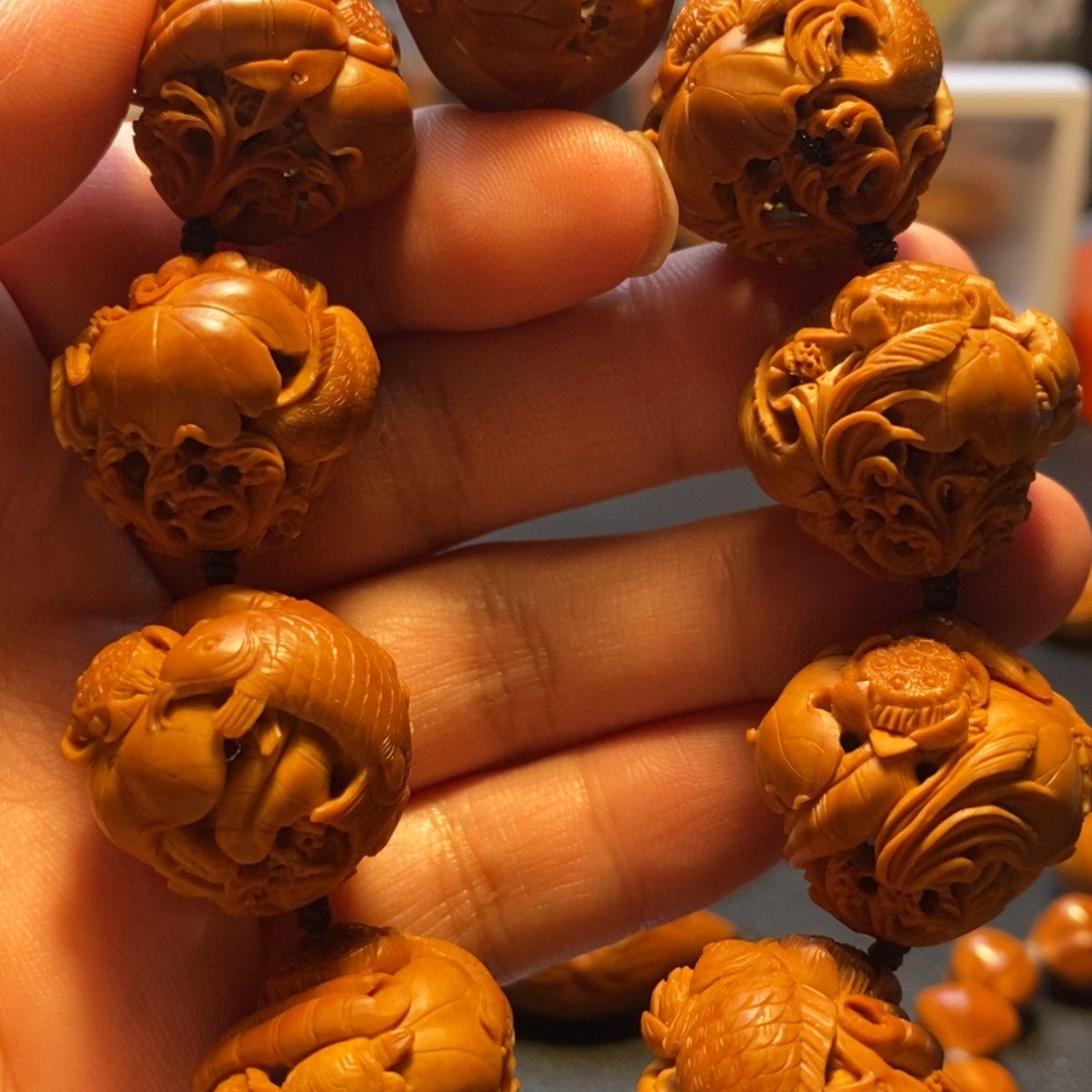 【闪购商品】橄榄核手串/手链苏工名家顶级水晶核2.5镂空满工荷花鱼