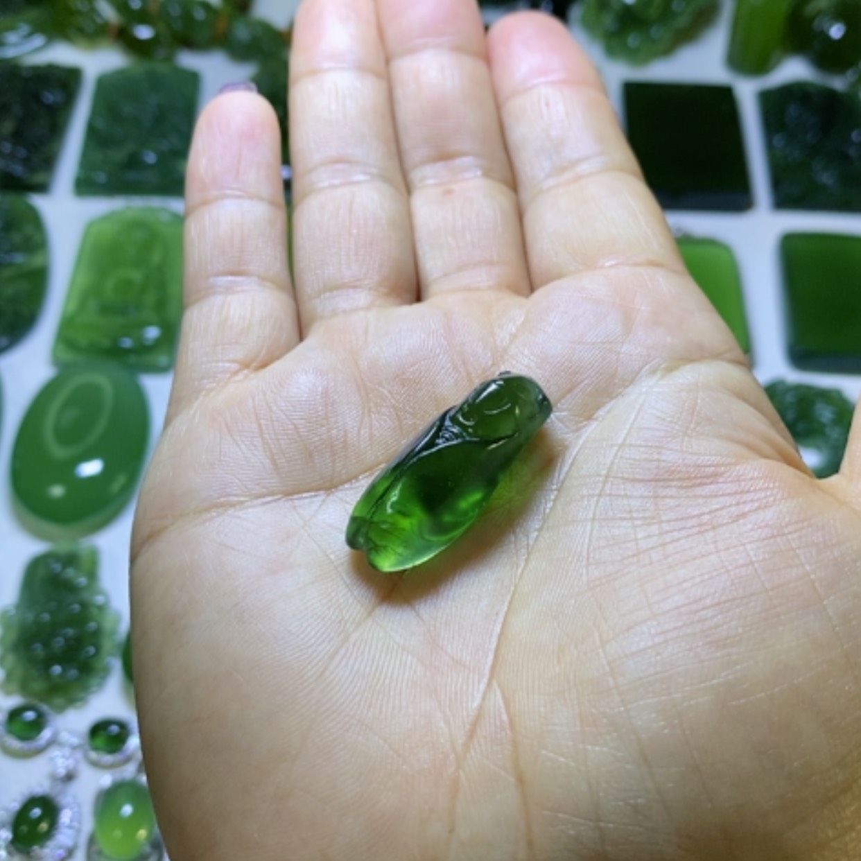 【闪购商品】蛇纹石玉颈饰未镶嵌