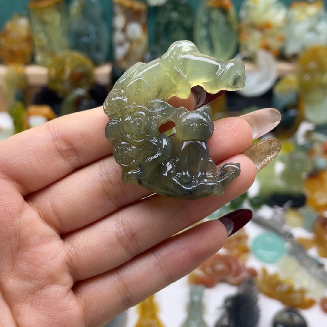 蛇纹石玉吊坠(不含链)未镶嵌