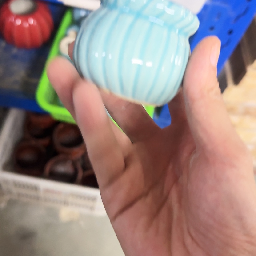 -福利局库存尾单·有孔花盆当天满9元发