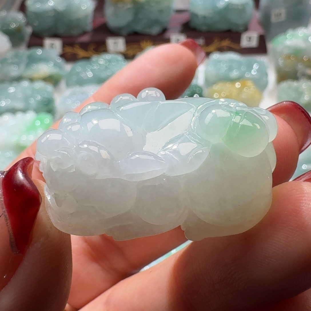 定制翡翠未镶嵌貔貅