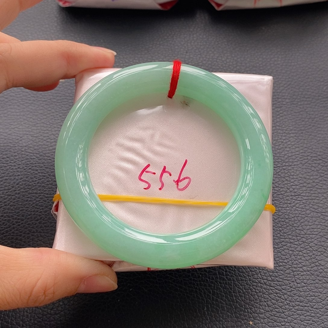 翡翠手镯未镶嵌12号