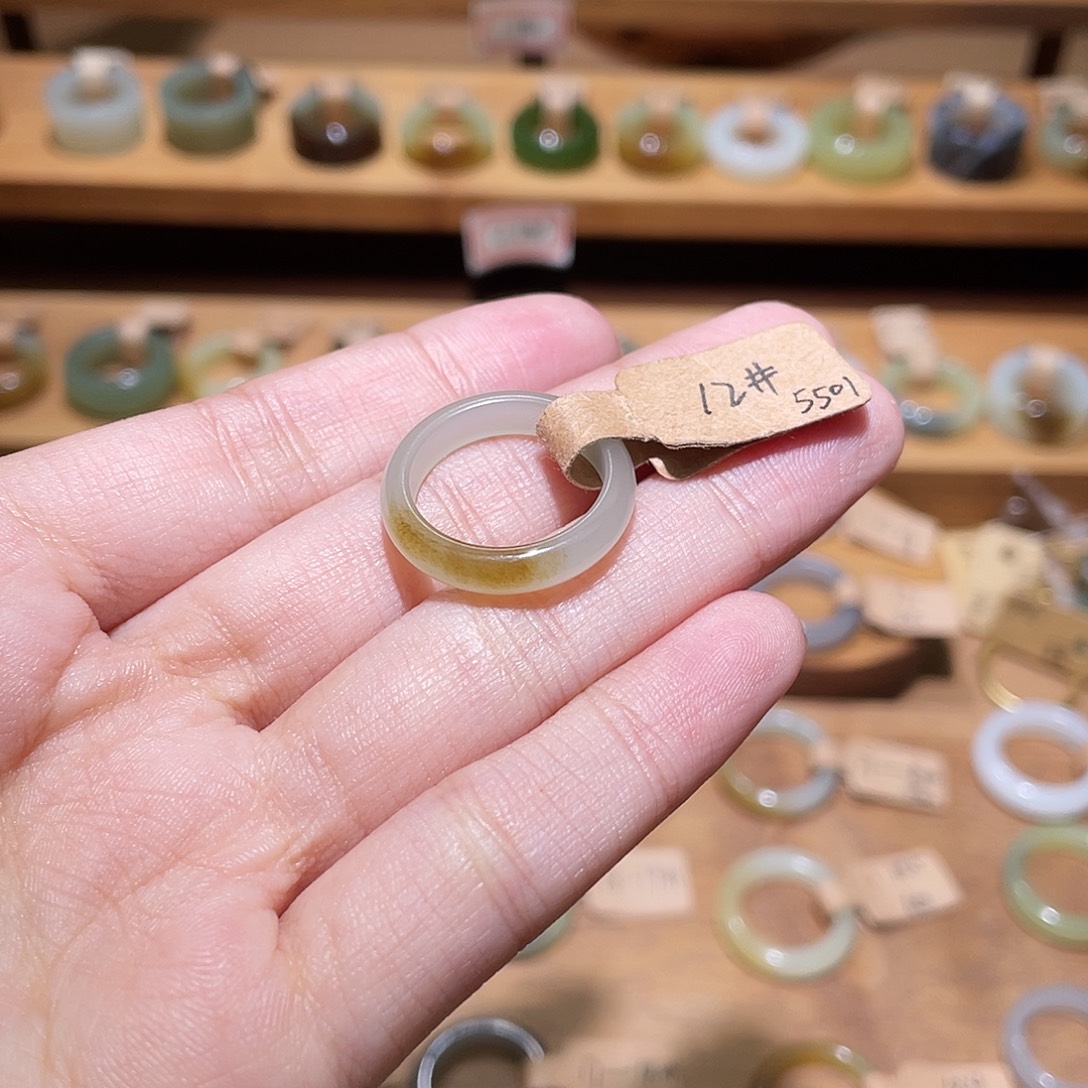 L***N和田玉未镶嵌戒指16.4