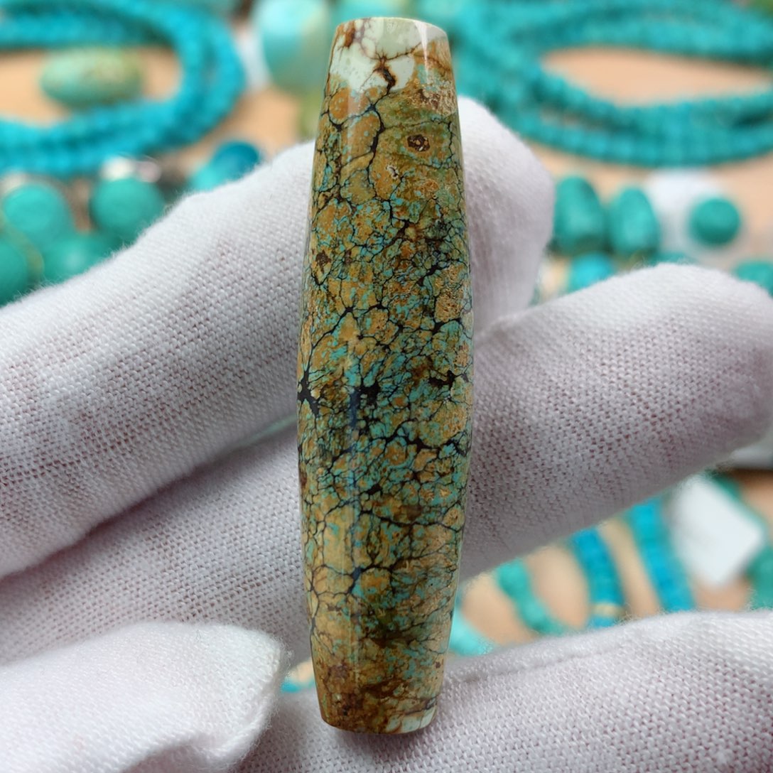 绿松石颈饰未镶嵌