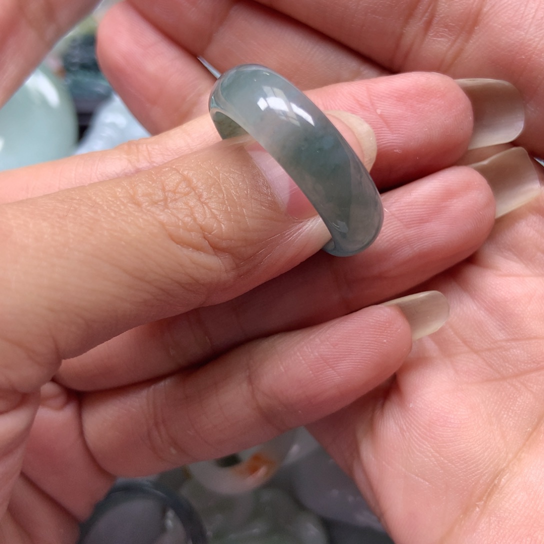 翡翠颈饰未镶嵌天然翡翠