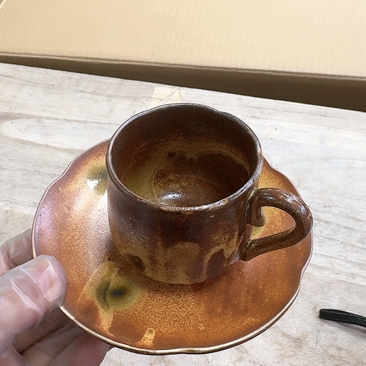 瓷片瓷器。                   