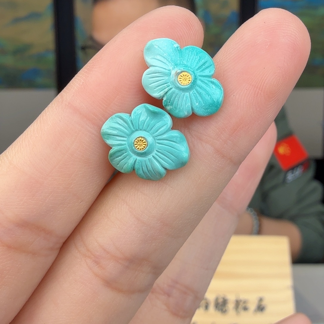 绿松石未镶嵌珠宝奇石