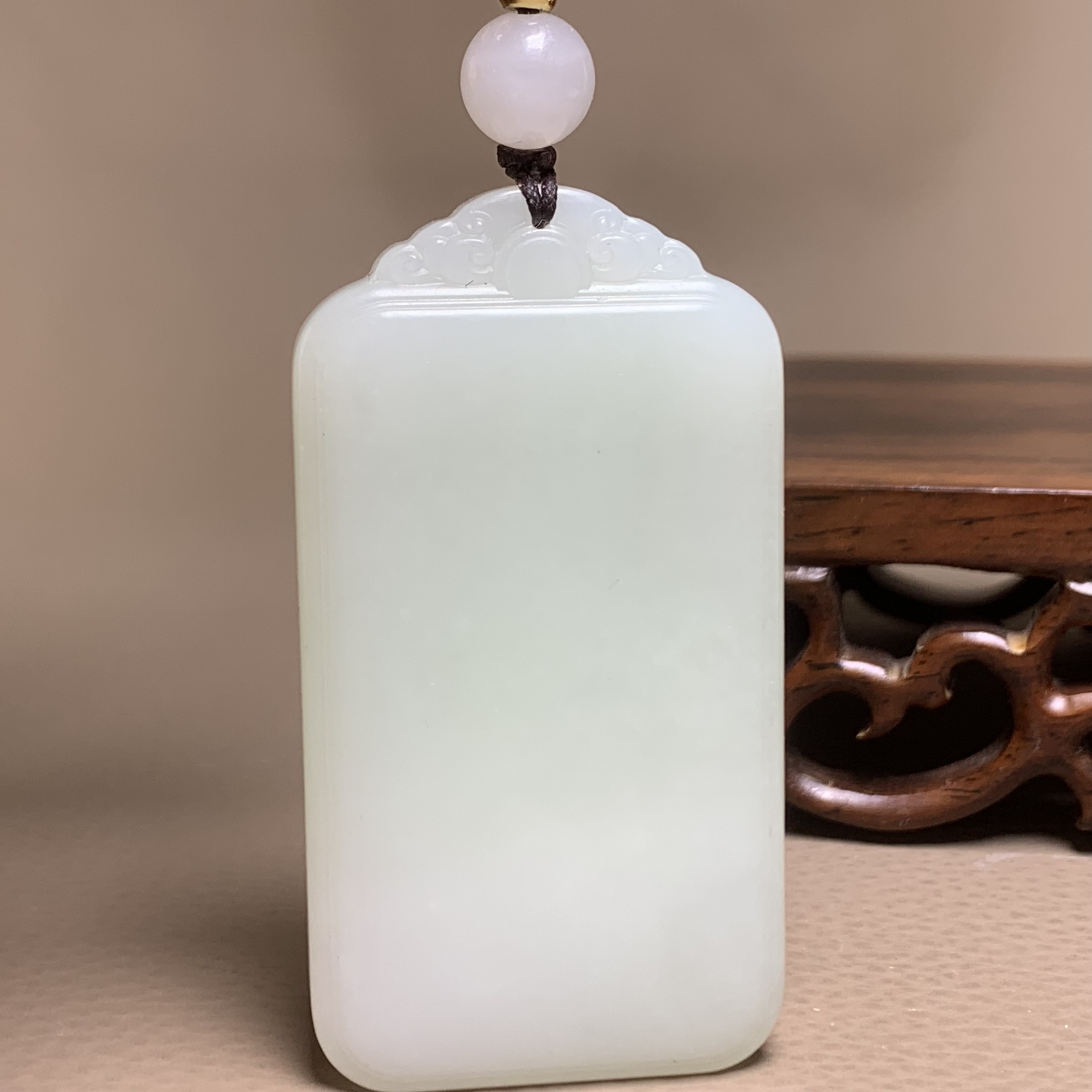 D1206海川拍卖和田玉牌子