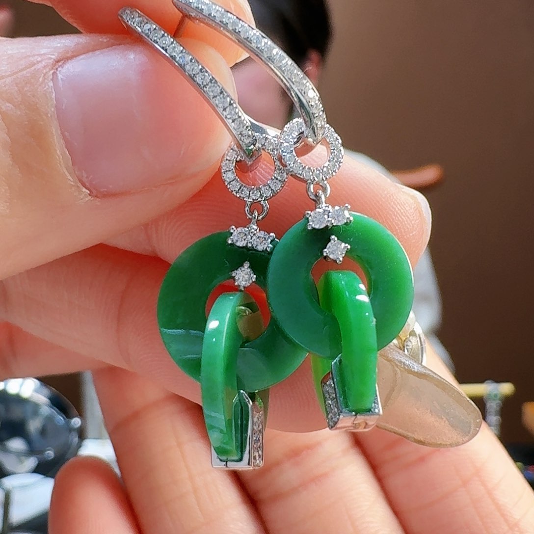 翡翠耳饰18K金镶嵌耳饰