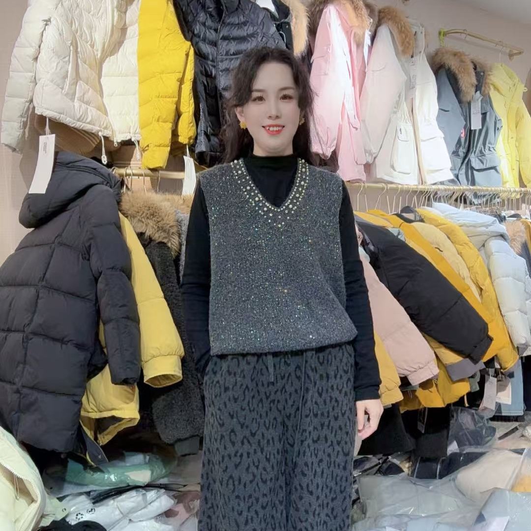 娟儿家重工亮片钉珠V领针织百搭无袖叠穿时尚气质毛衣