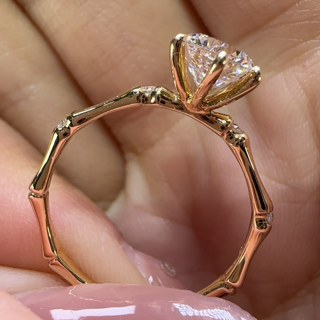 实验室培育钻石18K金镶嵌竹节设计款1卡13