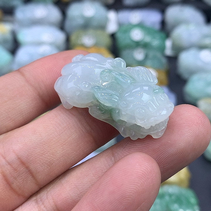 翡翠未镶嵌颈饰天然缅甸翡翠貔貅吊坠