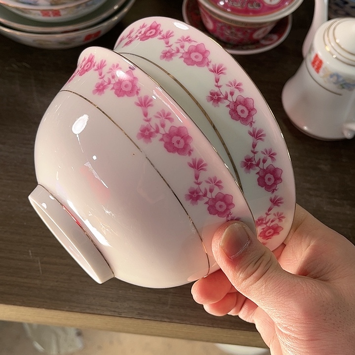 瓷片///////直径15厘米。2个。