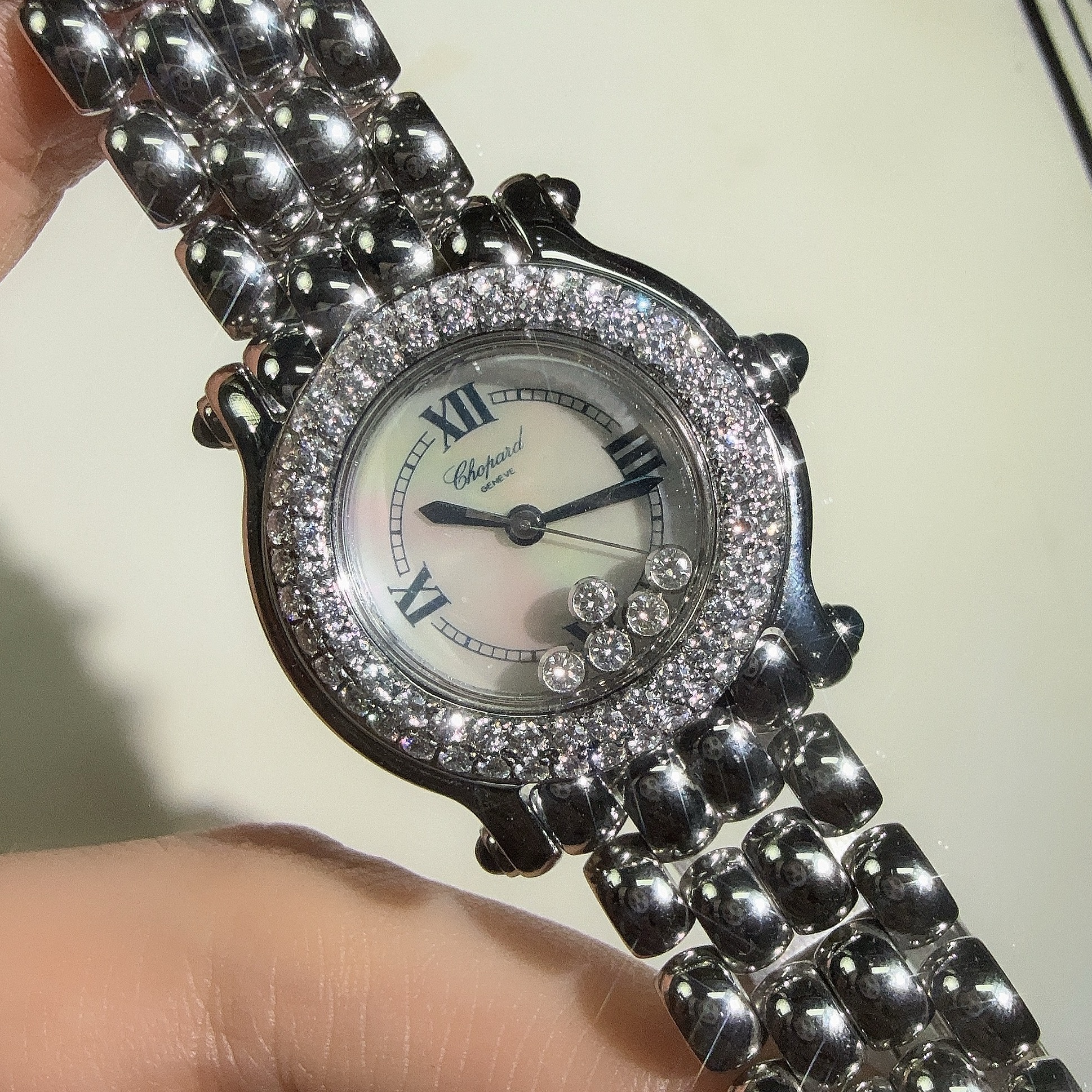 99新 Chopard/萧邦 快乐钻系列 表径26mm 石英腕表 后钻 贝母盘