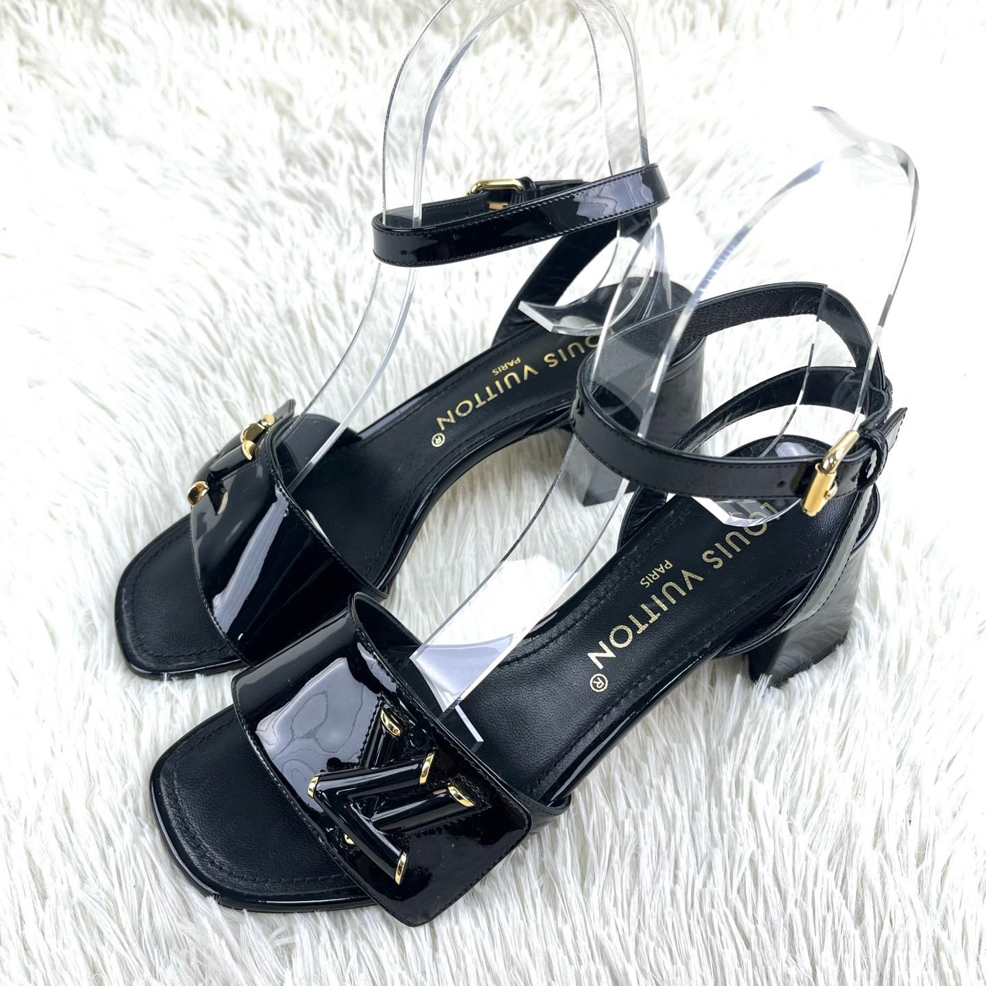 未使用 LouisVuitton/路易威登 Twist漆皮黑金Logo方跟凉鞋36码