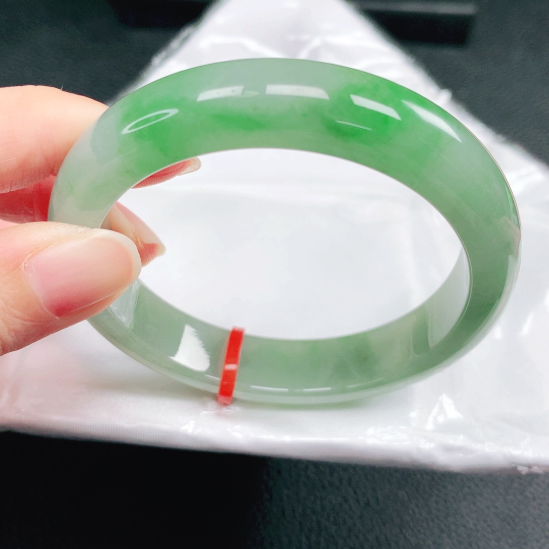 翡翠未镶嵌手镯56圈