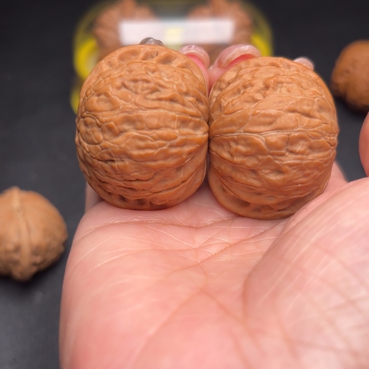 桃核把件40铁锤狮子头