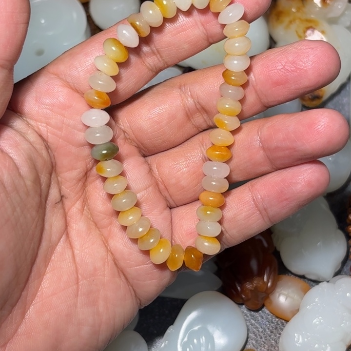 和田玉颈饰未镶嵌