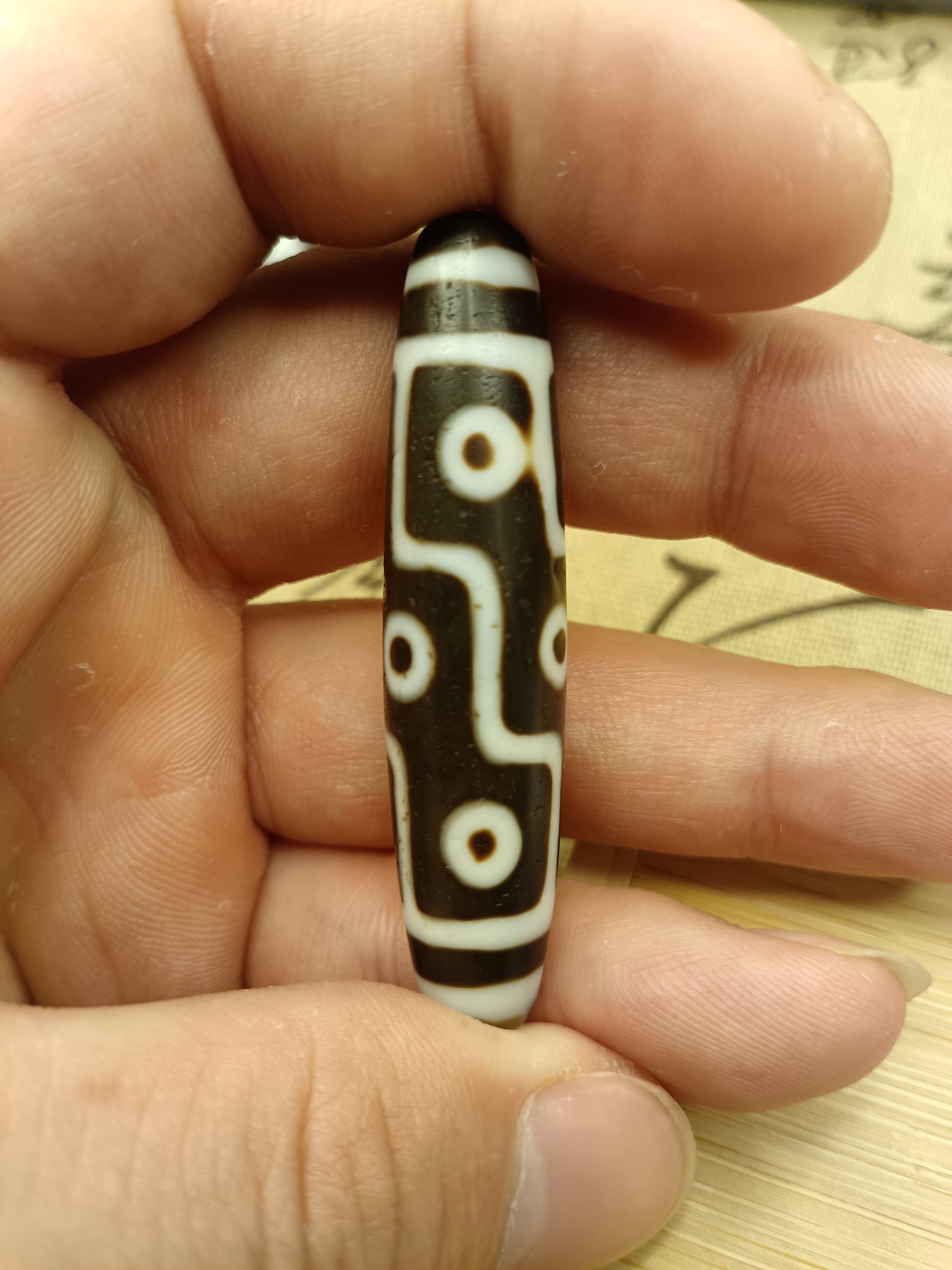 黑白折线九眼玛瑙珠