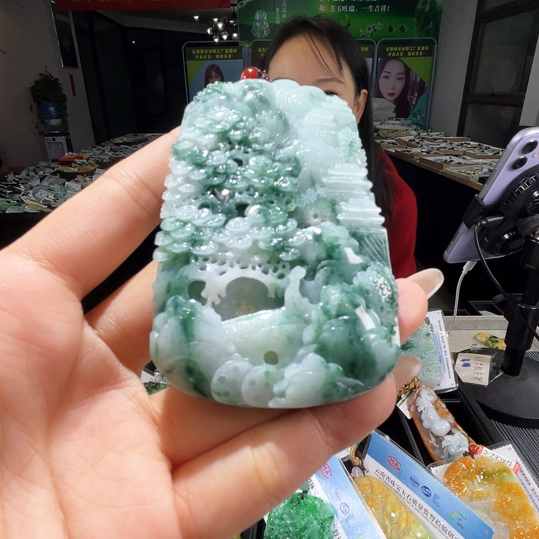 颈饰未镶嵌翡翠一