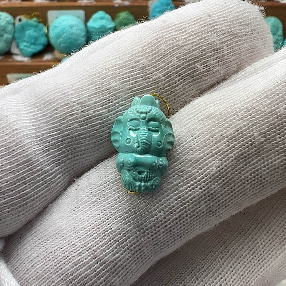 绿松石配饰未镶嵌