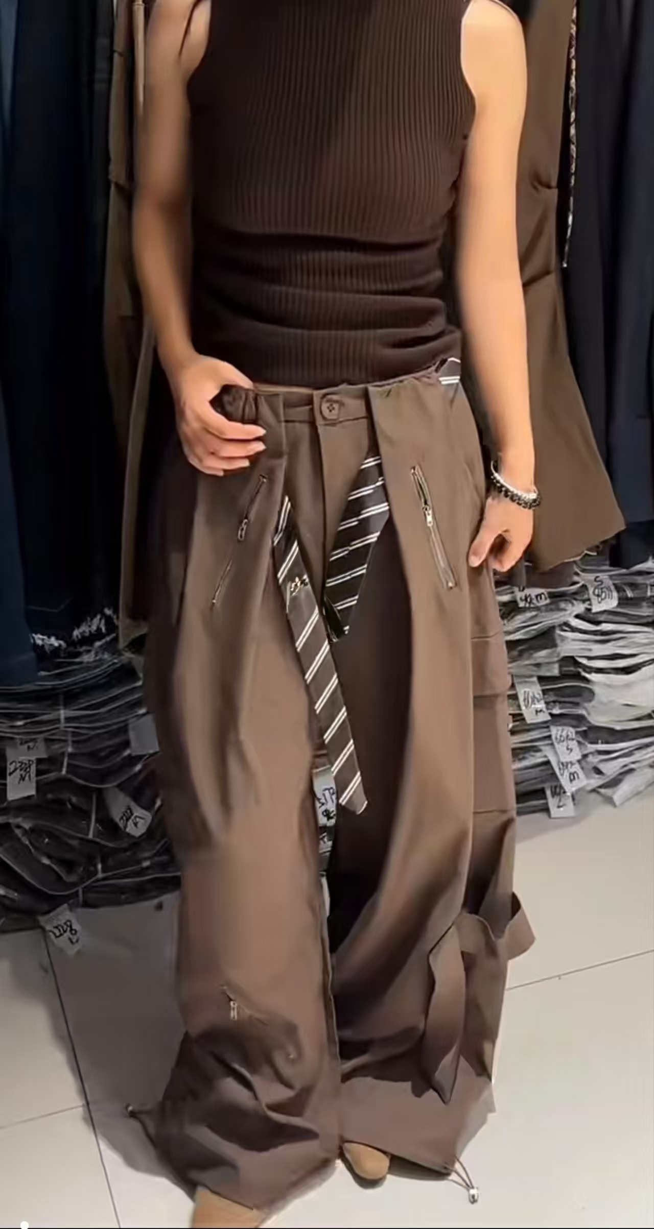 【奥莉】2025春夏:领带街头口袋设计感显瘦阔腿工装裤女休闲裤8511