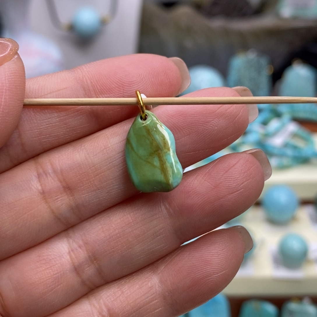 绿松石未镶嵌珠宝奇石