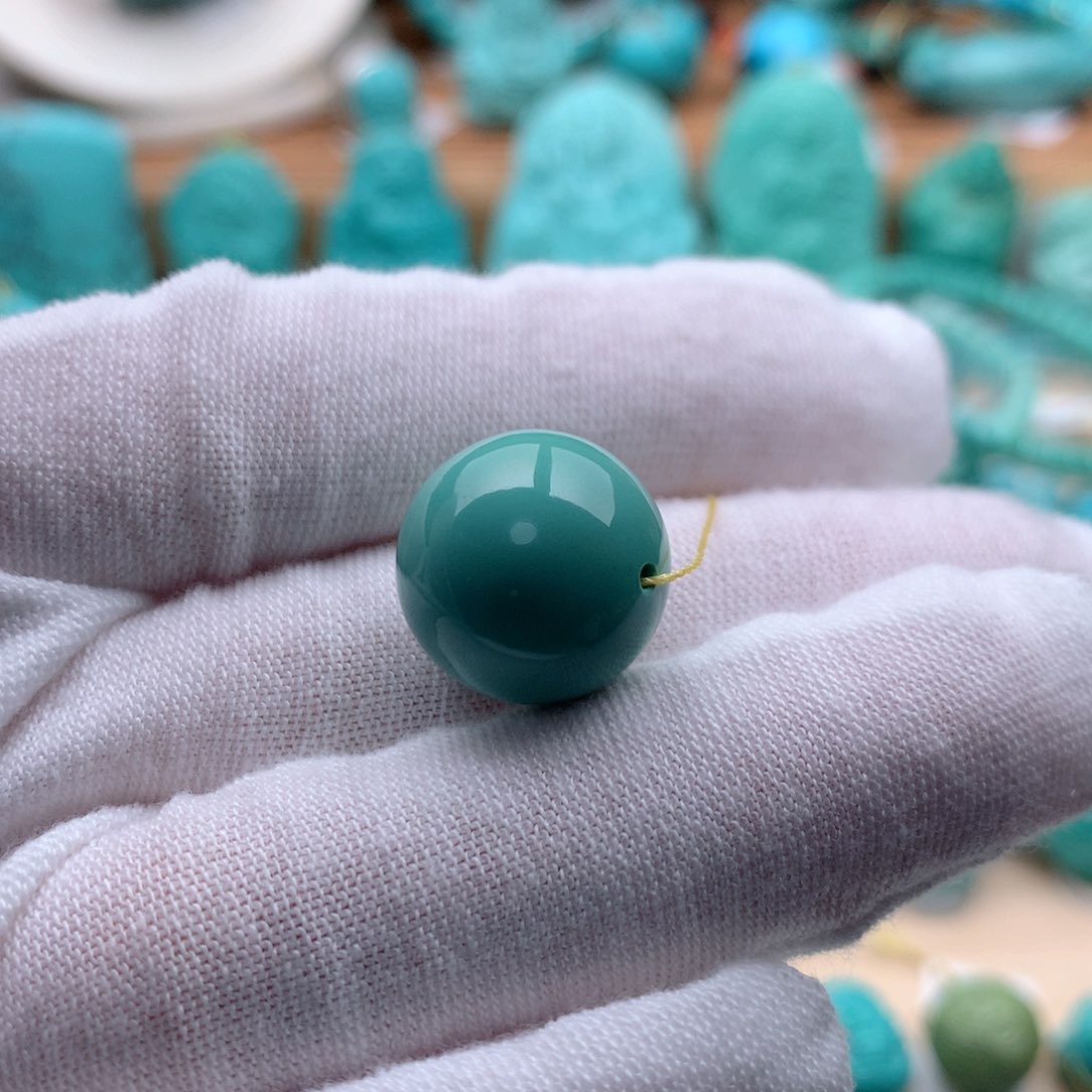 绿松石颈饰未镶嵌