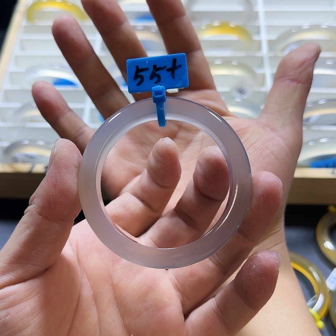 玛瑙/玉髓手镯未镶嵌妞*