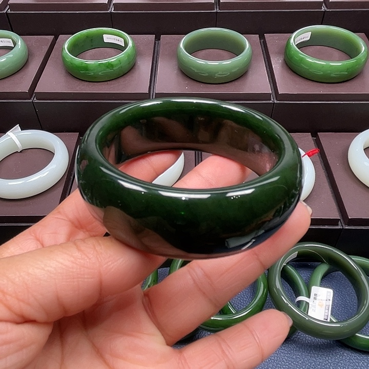 和田玉未镶嵌手镯5657