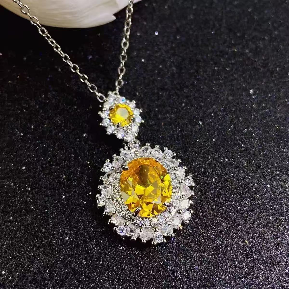 铜合金合成锆石项链  时尚轻奢 胧金辞镜黄宝项链 840