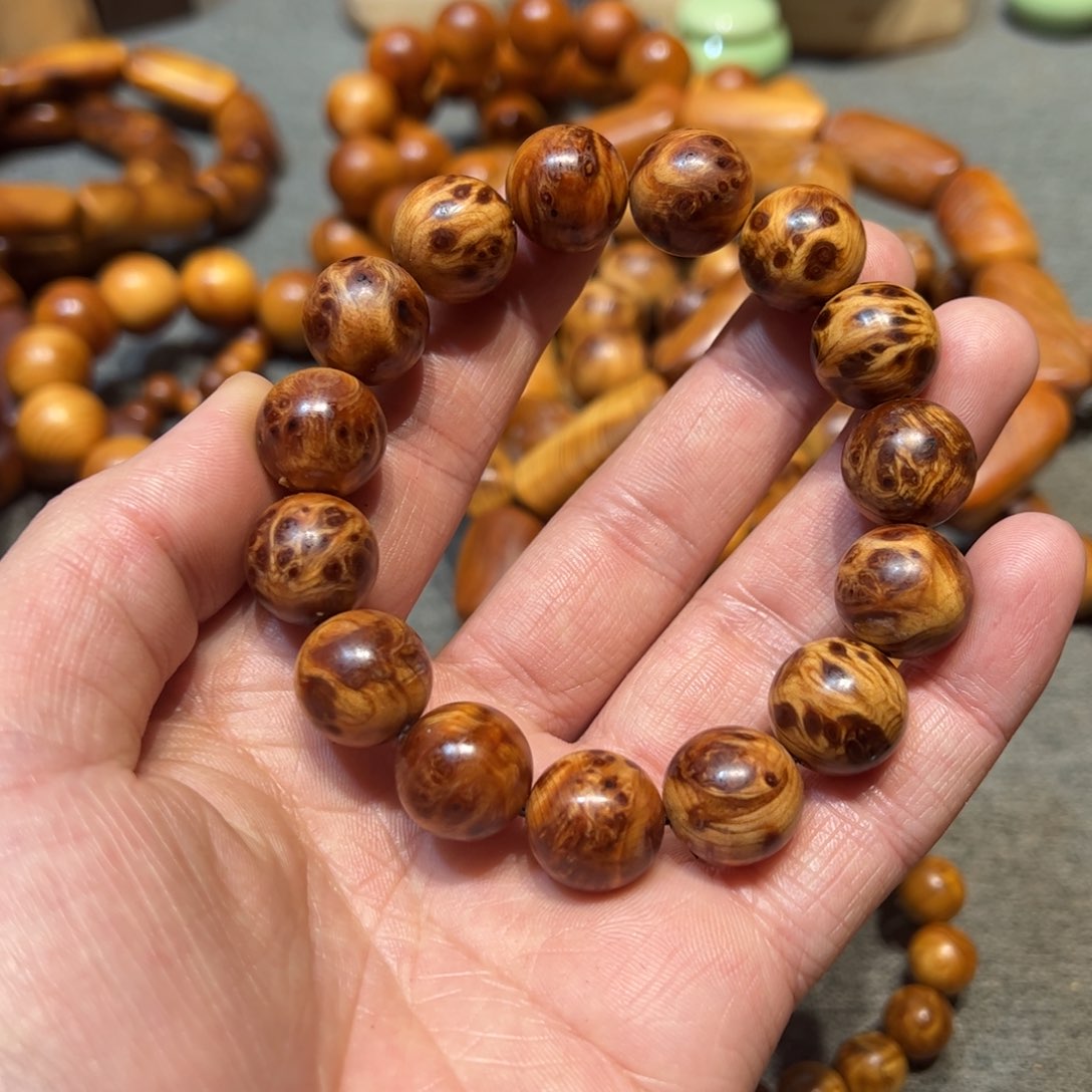 用***建太行崖柏陈化太行