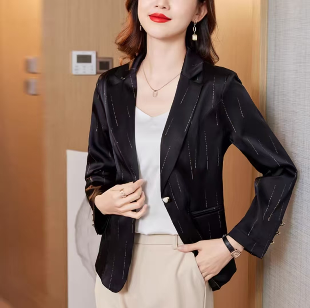Y683 西装外套上衣女小西服修身短款条纹显瘦桑秋装