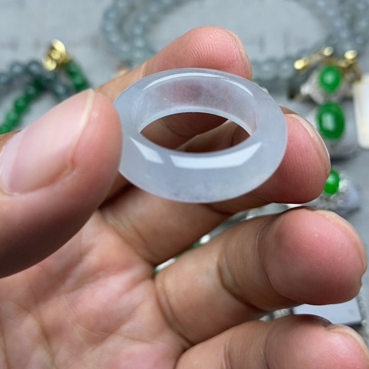 未镶嵌定制翡翠高冰17.8mm